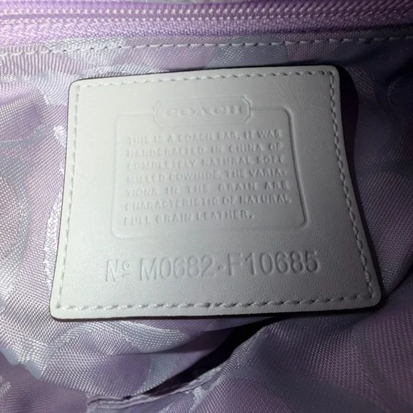 Vintage Coach Lavender Hampton  Convertible Shoulder Bag/ Hand bag # F10685 - Picture 14 of 15